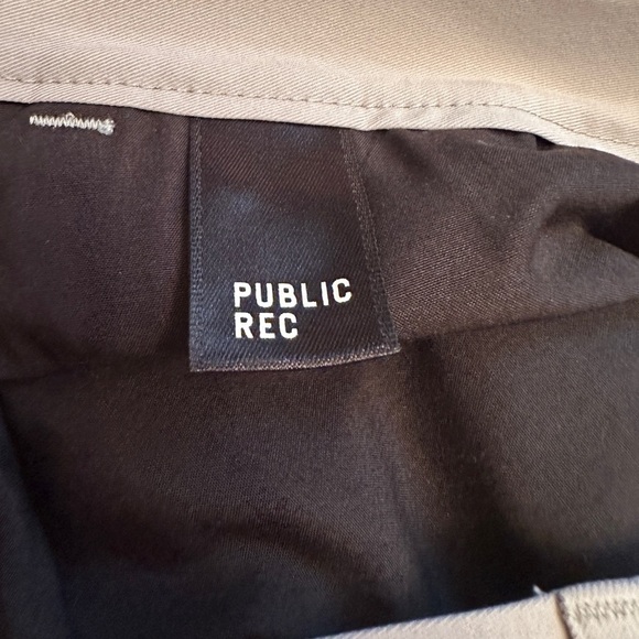 Public Rec Dealmaker Chino+ Short Men’s 44x9 Light Gray Performance Golf $88 - Picture 7 of 9